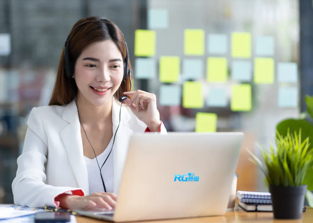 專業、親切的 24 小時線上真人客服