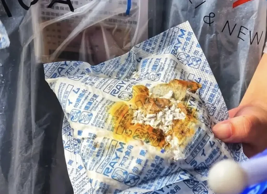 選手大禮包內乾燥劑遇水自燃